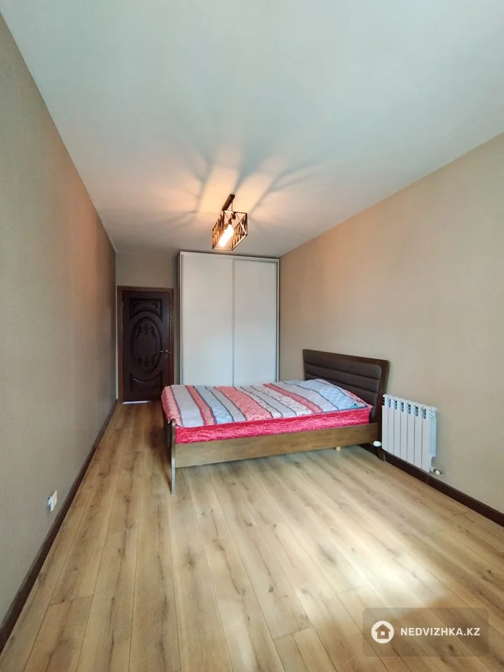 3-комнатная квартира, этаж 15 из 15, 94 м², На длительный срок, фотография 5