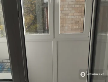 1-комнатная квартира, этаж 4 из 5, 30 м², Посуточно, миниатюра 9
