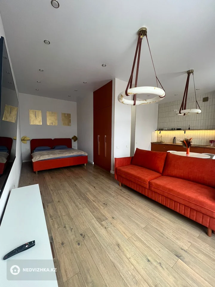1-комнатная квартира, этаж 12 из 12, 43 м², Посуточно, фотография 4