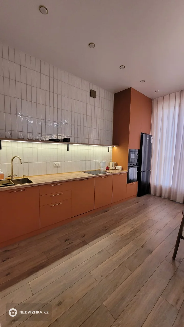 1-комнатная квартира, этаж 12 из 12, 43 м², Посуточно, фотография 5