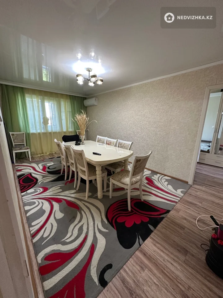 4-комнатная квартира, этаж 5 из 5, 78 м², фотография 2