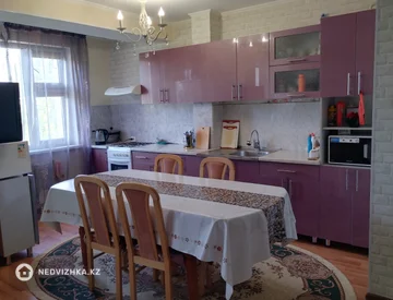 2-комнатная квартира, этаж 3 из 9, 52 м², миниатюра 1