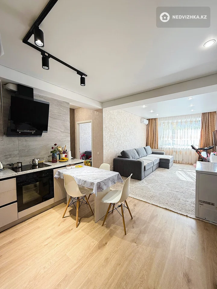 2-комнатная квартира, этаж 2 из 10, 56 м², фотография 3