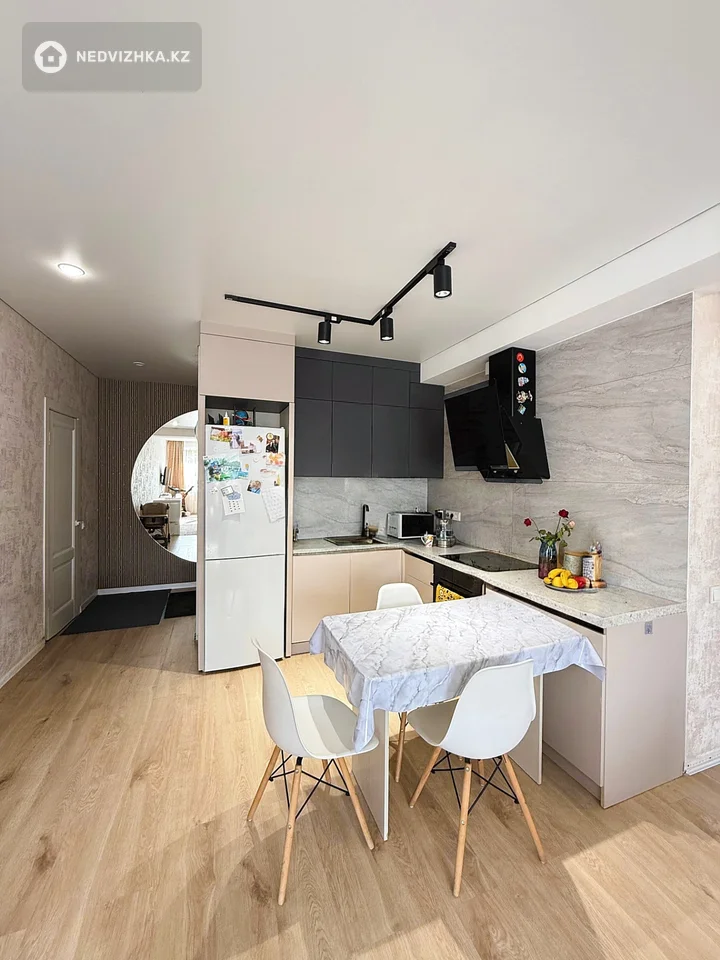 2-комнатная квартира, этаж 2 из 10, 56 м², фотография 5
