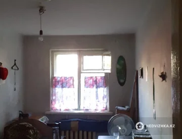 3-комнатная квартира, этаж 1 из 5, 59 м², миниатюра 1