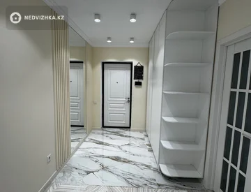 3-комнатная квартира, этаж 8 из 9, 109 м², миниатюра 2