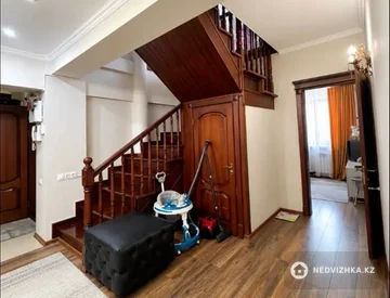 7-комнатная квартира, этаж 5 из 6, 266 м², миниатюра 3