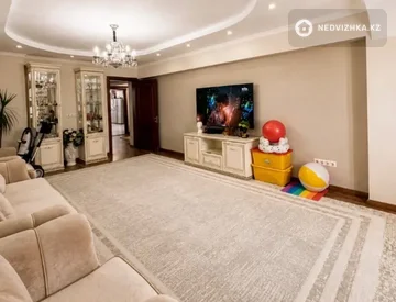 7-комнатная квартира, этаж 5 из 6, 266 м², миниатюра 11