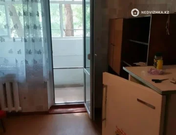 2-комнатная квартира, этаж 1 из 5, 49 м², миниатюра 5