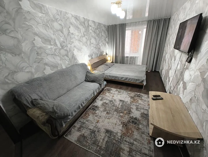1-комнатная квартира, этаж 2 из 9, 38 м², Посуточно, фотография 5