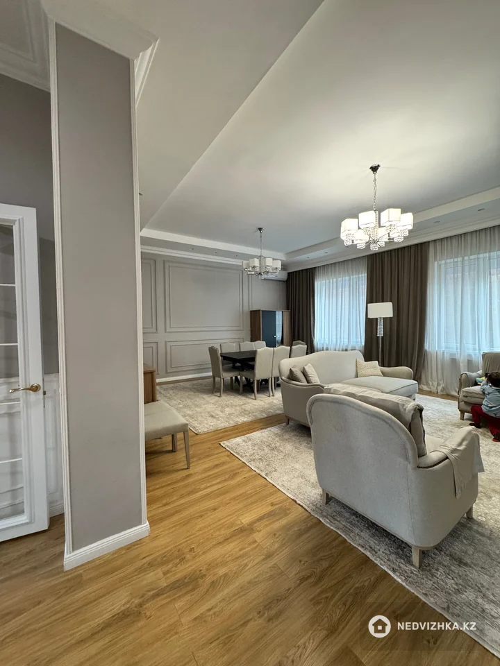 5-комнатный таунхаус, 6 соток, 271 м², фотография 2
