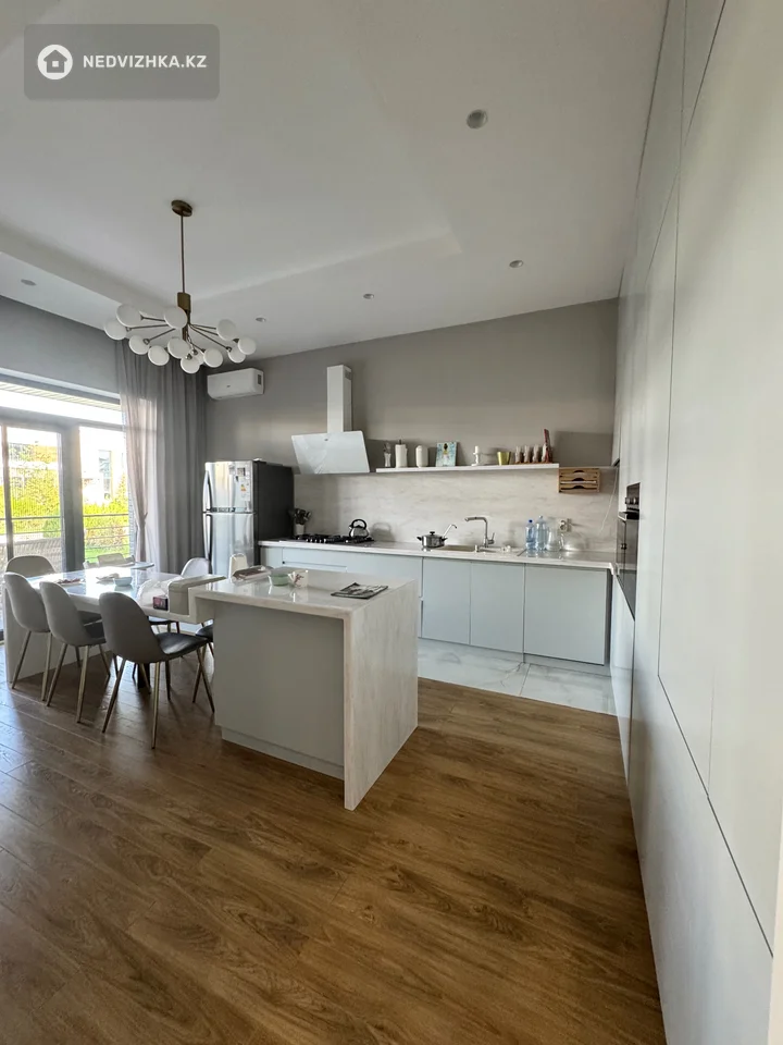 5-комнатный таунхаус, 6 соток, 271 м², фотография 4