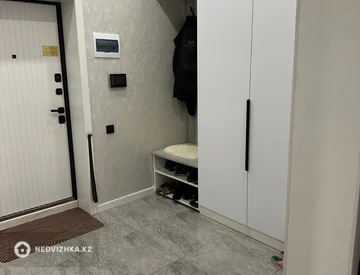 3-комнатная квартира, этаж 4 из 6, 79 м², миниатюра 1