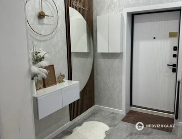 3-комнатная квартира, этаж 4 из 6, 79 м², миниатюра 2