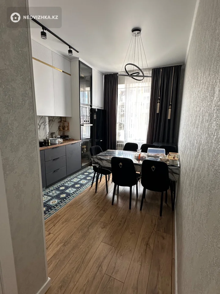 3-комнатная квартира, этаж 4 из 6, 79 м², фотография 4