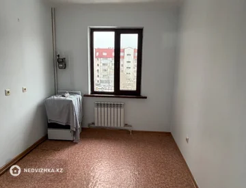 2-комнатная квартира, этаж 4 из 6, 65 м², миниатюра 2