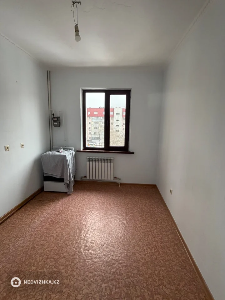 2-комнатная квартира, этаж 4 из 6, 65 м², фотография 2