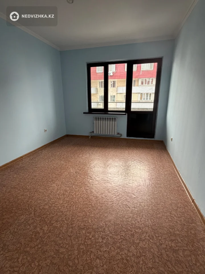 2-комнатная квартира, этаж 4 из 6, 65 м², фотография 4