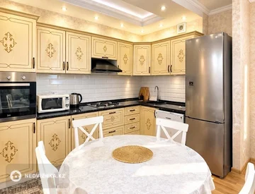 3-комнатная квартира, этаж 3 из 9, 70 м², миниатюра 2