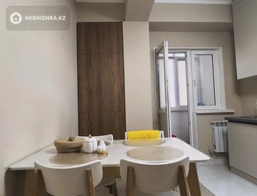 2-комнатная квартира, этаж 8 из 13, 69 м², миниатюра 3