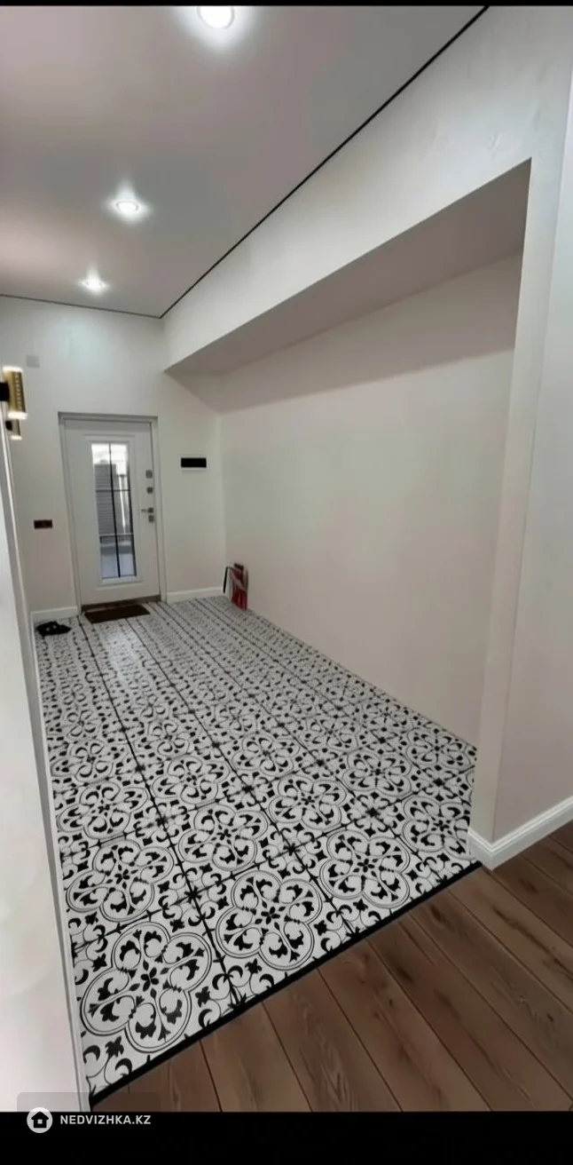 7-комнатный дом, 10 соток, 288 м², фотография 2