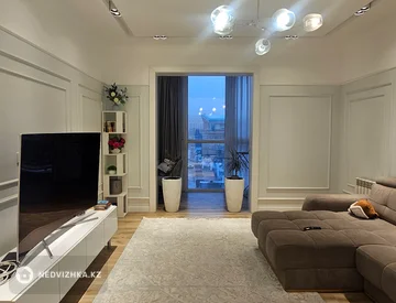 2-комнатная квартира, этаж 6 из 13, 82 м², миниатюра 1