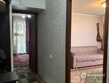 3-комнатная квартира, этаж 3 из 9, 58 м², миниатюра 2