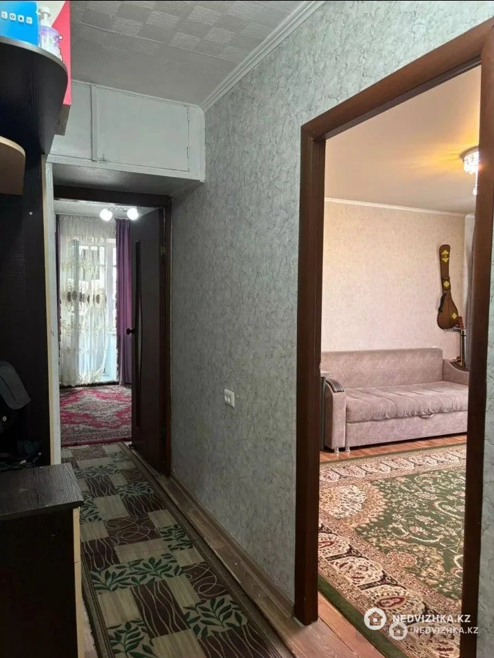 3-комнатная квартира, этаж 3 из 9, 58 м², фотография 2