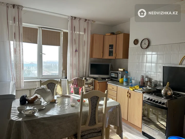 2-комнатная квартира, этаж 8 из 9, 74 м²