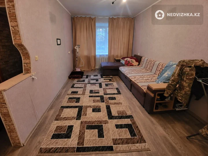 1-комнатная квартира, этаж 1 из 5, 30 м², фотография 2