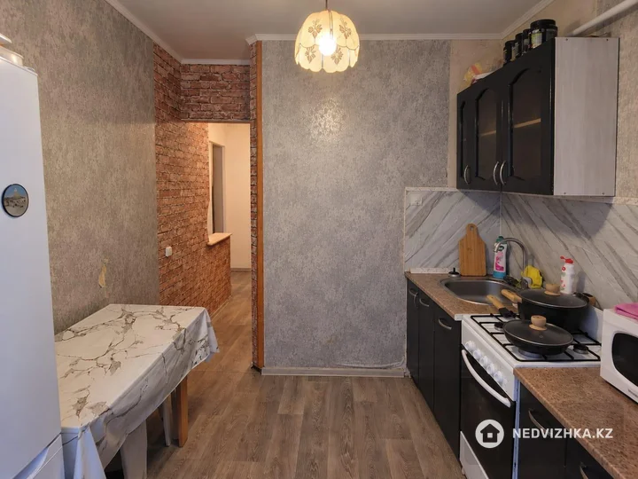 1-комнатная квартира, этаж 1 из 5, 30 м², фотография 5