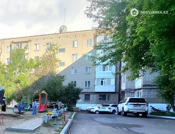 3-комнатная квартира, этаж 3 из 5, 58 м², миниатюра 2