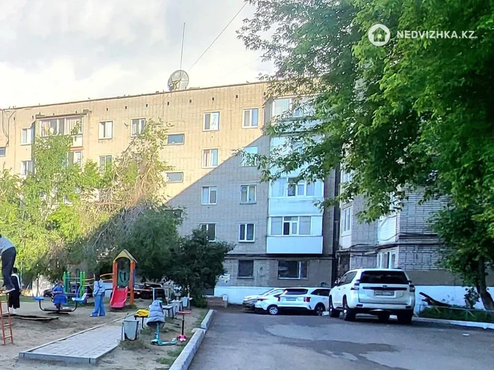 3-комнатная квартира, этаж 3 из 5, 58 м², фотография 2