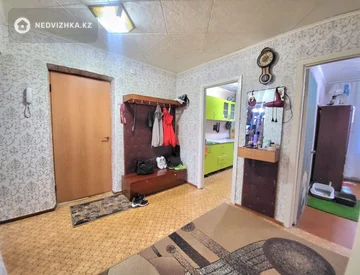 3-комнатная квартира, этаж 3 из 5, 58 м², миниатюра 3