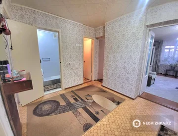 3-комнатная квартира, этаж 3 из 5, 58 м², миниатюра 4