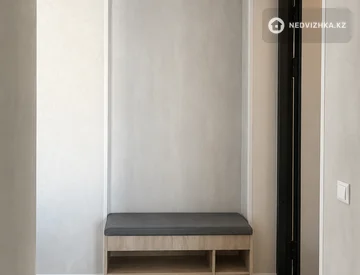 3-комнатная квартира, этаж 3 из 10, 77 м², миниатюра 1