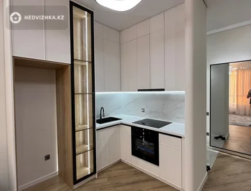 3-комнатная квартира, этаж 8 из 9, 68 м², миниатюра 1