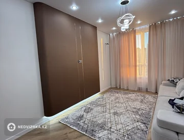 3-комнатная квартира, этаж 8 из 9, 68 м², миниатюра 2