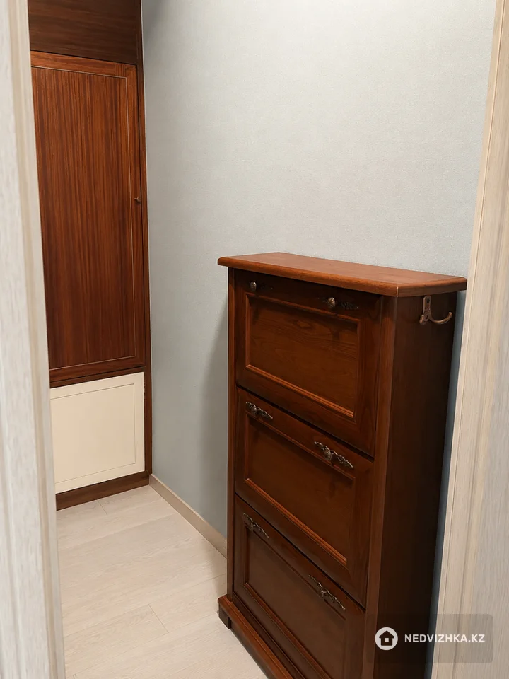 3-комнатная квартира, этаж 3 из 10, 77 м², фотография 4