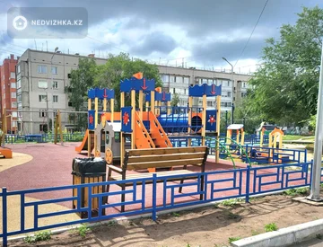 3-комнатная квартира, этаж 2 из 5, 65 м², миниатюра 1