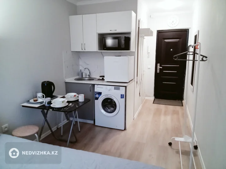 1-комнатная квартира, этаж 4 из 4, 14 м²