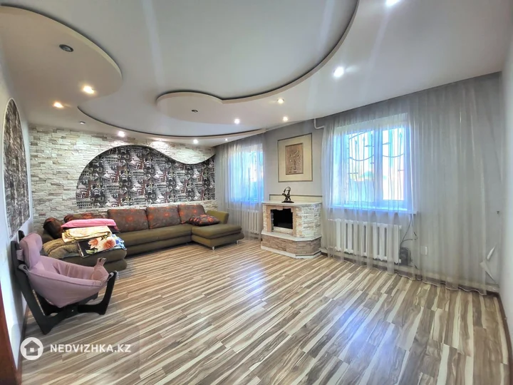 7-комнатный дом, 13 соток, 238 м²