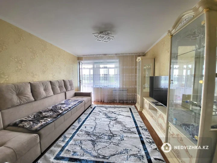 3-комнатная квартира, этаж 5 из 10, 62 м², фотография 2