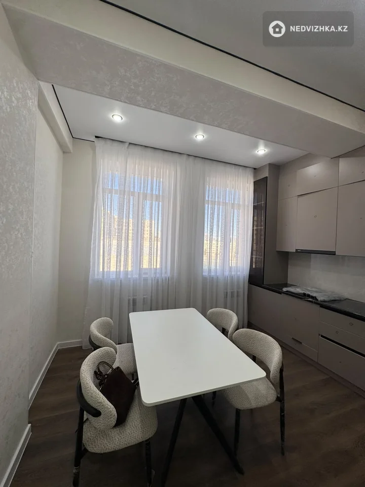 2-комнатная квартира, этаж 5 из 10, 65 м², фотография 3