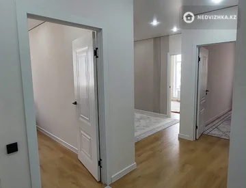 3-комнатная квартира, этаж 4 из 12, 64 м², На длительный срок, миниатюра 2