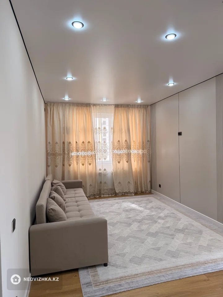 3-комнатная квартира, этаж 4 из 12, 64 м², На длительный срок, фотография 3