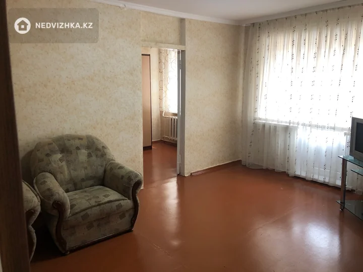 2-комнатная квартира, этаж 2 из 5, 46 м², фотография 3