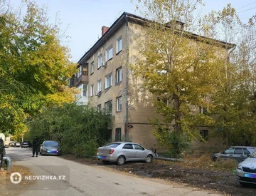 1-комнатная квартира, этаж 4 из 4, 33 м², миниатюра 1
