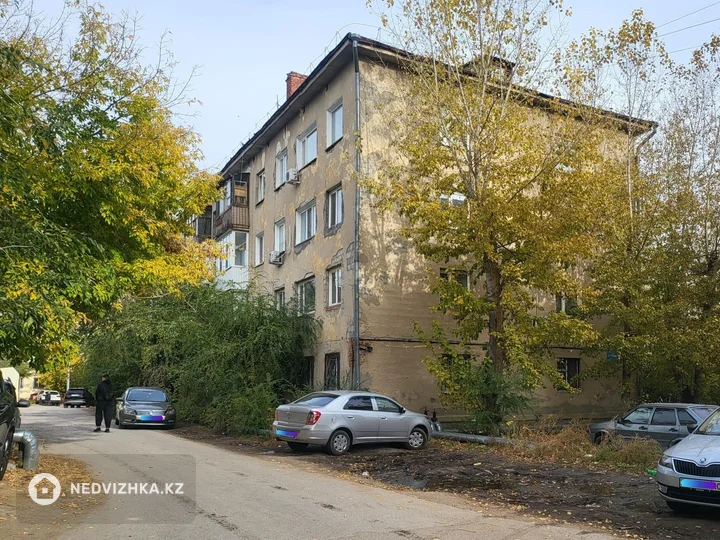 1-комнатная квартира, этаж 4 из 4, 33 м²