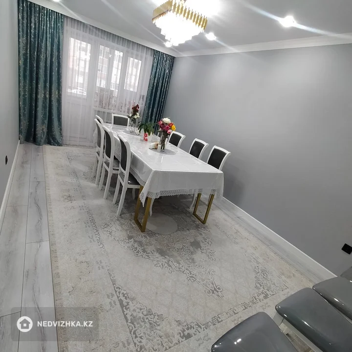 4-комнатная квартира, этаж 1 из 5, 102 м², фотография 2